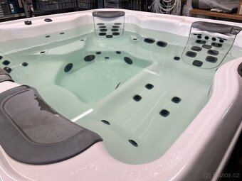 Vířivá vana Villeroy & Boch - 3