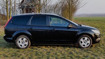 Ford Focus mk2 1.6 combi - benzín - 3