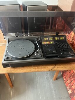 Gramofon Hitachi - 3
