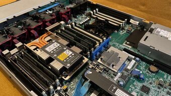 HPE ProLiant DL360 Gen10 |SSD 4 x 960 GB+4 x 800 GB| 192GB R - 3