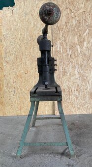 Vřetenový lis - 3