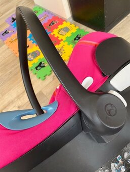 Autosedačka/vajíčko Cybex včetně IZOfixu - 3