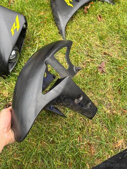Sada plastu i s nadrzi na Yamaha R1 09-11 - 3