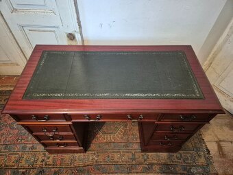 Stylový psací stůl Chesterfield - 3