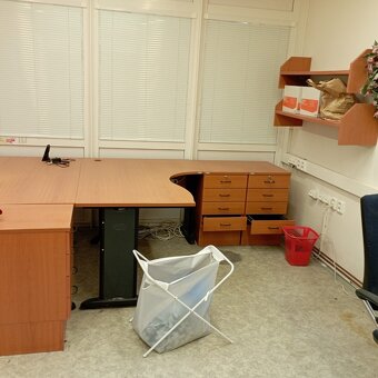 kancelářský nábytek - 3