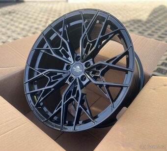 Alu kola 20” Forzza model Spectrum BLACK 5x112 - 3