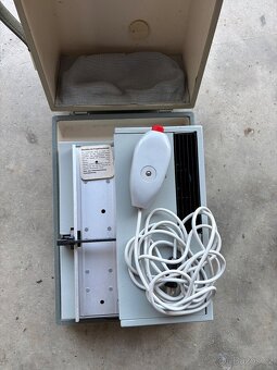 Promítačka diapozitivu - 3