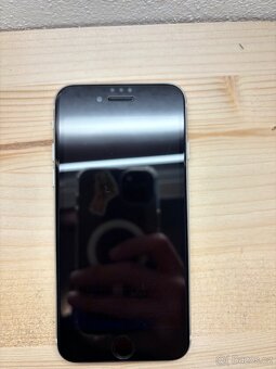 IPhone SE 2020 - 3