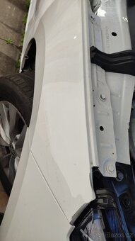 Prodám - kapota, dveře, 5dv karoserii kastli, skelet Kamiq - 3