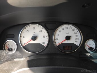 Opel Zafira A 2,2DTI se servisní historií 7míst - 3
