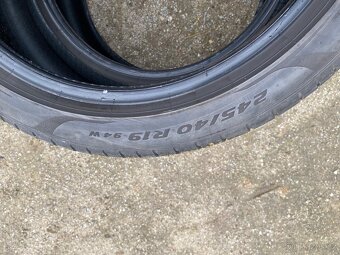 Pneu 245/40 R19 - 3