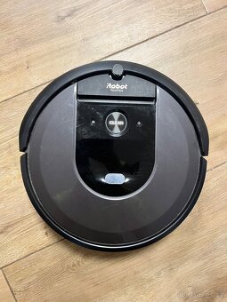 Robotický vysavač IRobot Roomba 7+ - 3