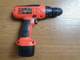 Aku vrtačka Black & Decker + nabíječka - 3