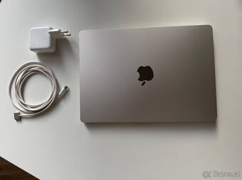 MacBook Air 13'' 2022 / M2 / 8GB / 256GB SSD / Starlight - 3