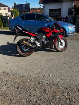 Honda cbr 125r - 3
