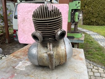 Jawa pérák 250 motor - 3
