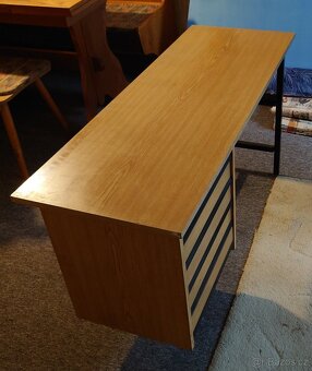 Počítačový stolek, dětský stůl na učení - 3