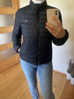 Tmavě modrá péřová lehká prošívaná bunda Gant, vel. L - 3