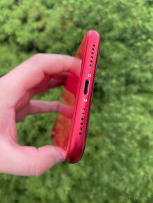iPhone 11 64Gb v hezkém stavu, červený - 3