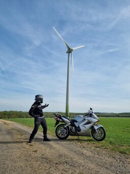 Honda VFR800 VTEC - 3