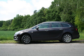 Prodám Opel Astra Sports Tourer 1.4 Turbo 110kw Benzín+LPG - 3