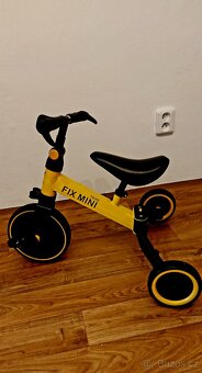 KIK Trike Fix Mini běžecká 3v1 s pedály žlutá - 3