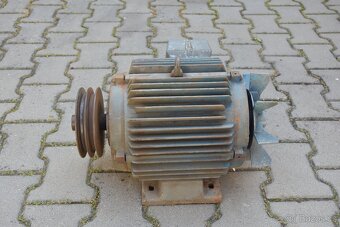Motor 5,5 kW MEZ Mohelnice - 3