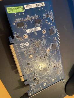 Gigabite grafická karta - 3
