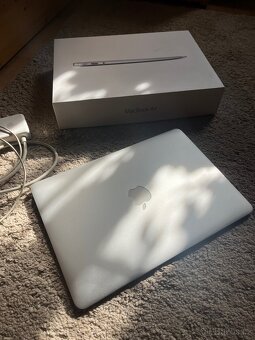 MacBook Air 13" Intel Core i5 (2015) 4GB 128GB stříbrný - 3