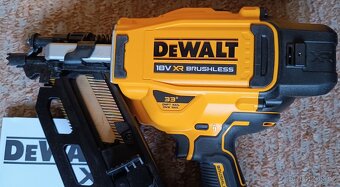 DeWALT DCN930N tesařská hřebíkovačka - 3