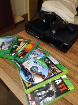 Xbox one + 2 ovladače+ 6 her - 3