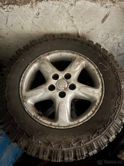 Pneu terénní o rozměrech  235/60 R16 - 3