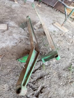 Lesácký rám Zetor super - 3