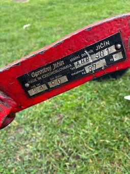 Hrobkovač AHR-301 - 3