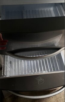 Nerezová lednice Ariston HotPoint - 3