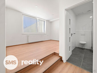 Pronájem bytu 2+kk (50 m² + terasa 25 m²) / One-bedroom Apar - 3