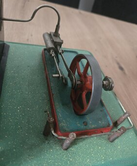 Starožitný model parního stroje - 3