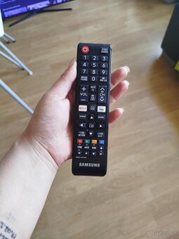 Samsung Smart TV 40" - 3