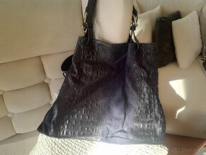 Luxusni kozena kabelka tmave modra SLEVA - 3
