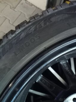Zimní pneu Bridgestone Blizzak 225/45 R17 - 3