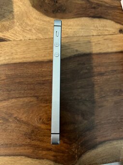 iPhone SE starý model 128 GB - 3