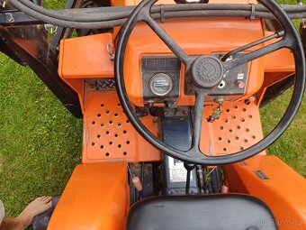 Prodám malotraktor Kubota B1400 s čelním nakladačem - 3