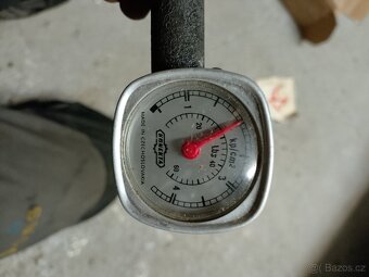 Škoda tlakoměr pneu - 3