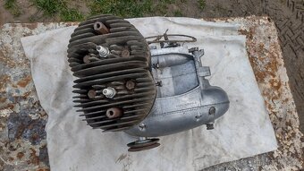 Motor velorex 350 mechanika - 3