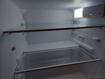 Malá lednice s mrazákem - Candy COT1S45EW - 3