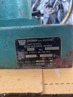 Stolová vrtačka V16 - 3