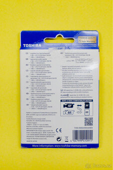 TOSHIBA FlashAir W-04 SD 32GB Wireless LAN - 3