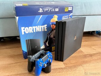 PlayStation 4 Pro + 2x ovladač + dokovací stanice - 3