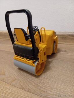 Bruder - 3