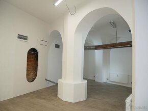 Pronájem obchodního prostoru 127m2 v centru města - 3